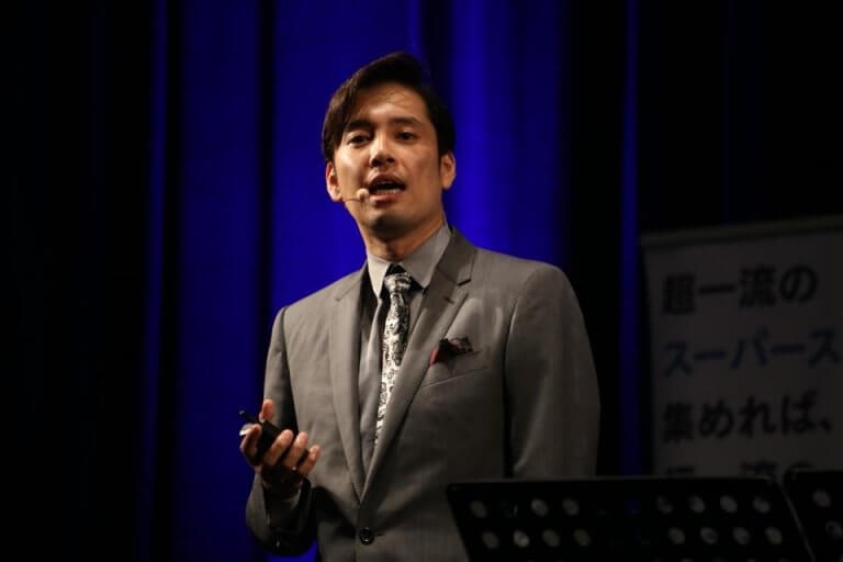 田窪さんの講演写真